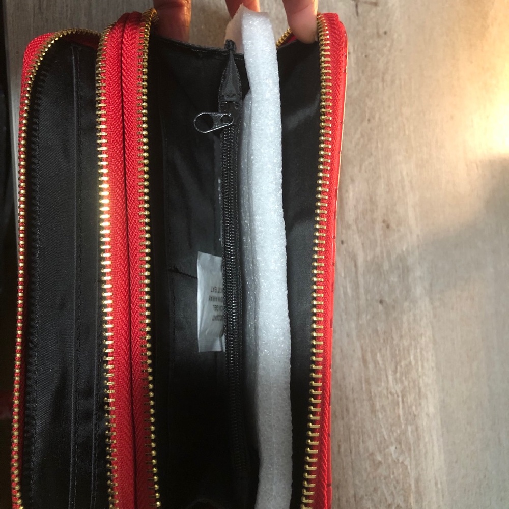 Red Wallet - Picture 3 of 3